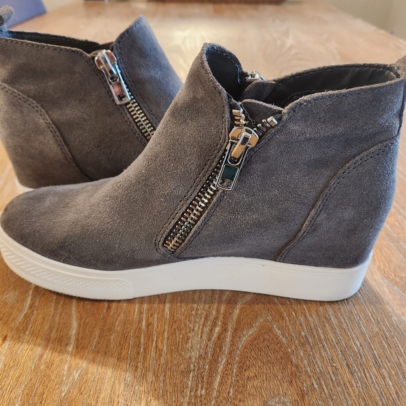 STEVE MADDEN Platform Wedgie Gray Suede Double Zip Sneaker Bootie Womens Size 8 - Picture 8 of 12